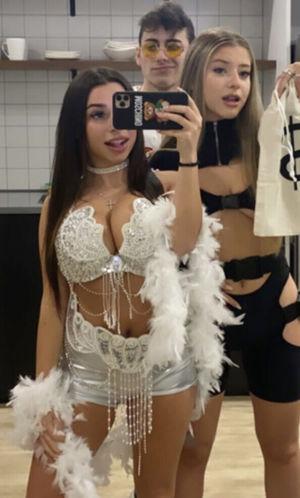 Alexuh1 photo 4