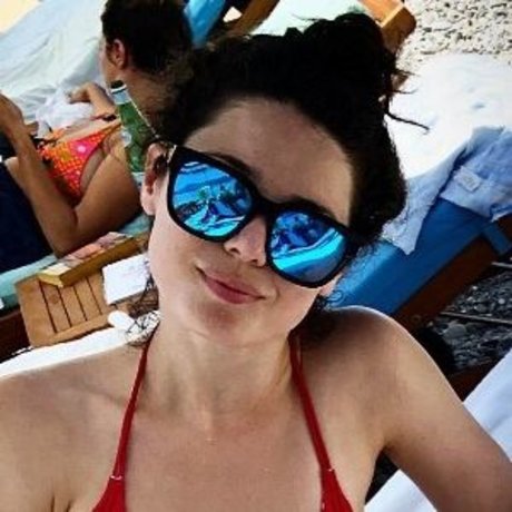 Ali Cobrin photo 13