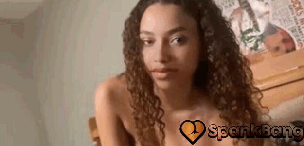 Aliana King photo 3