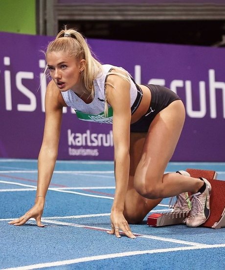 Alica Schmidt photo 100