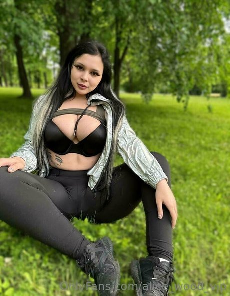 Alice_wood_vip photo 22