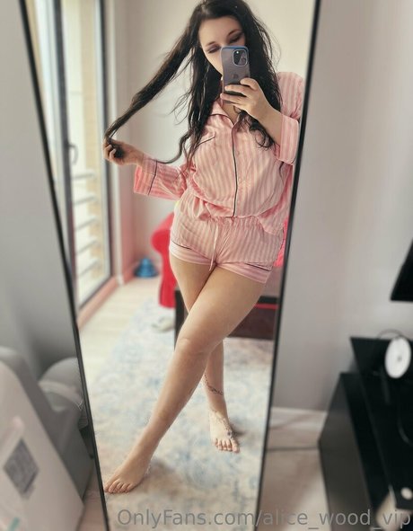 Alice_wood_vip photo 123