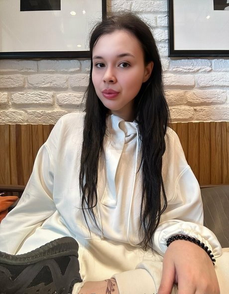 Alice_wood_vip photo 125