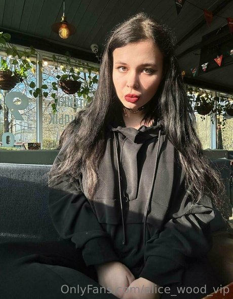 Alice_wood_vip photo 139
