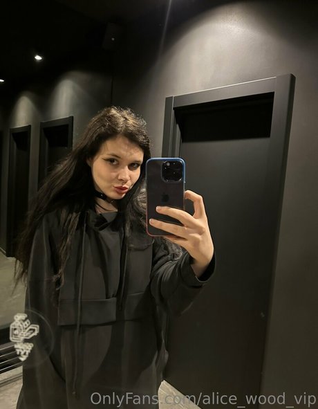Alice_wood_vip photo 140