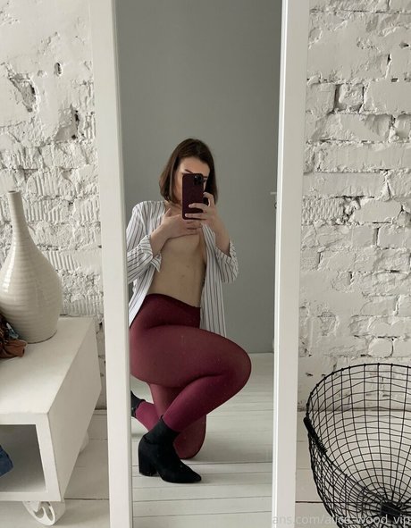 Alice_wood_vip photo 250