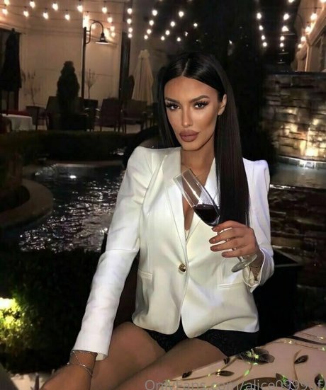 Alice0999of photo 17