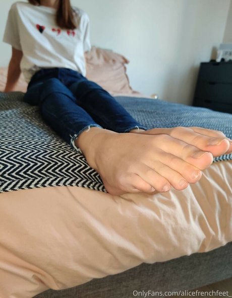 Alicefrenchfeet photo 185