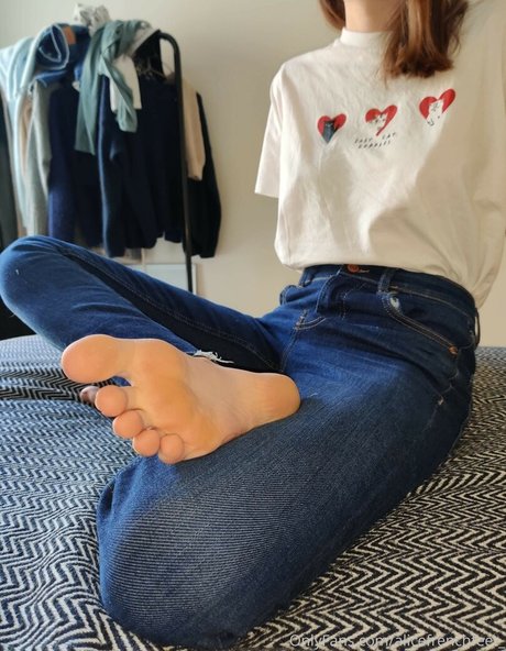 Alicefrenchfeet photo 212