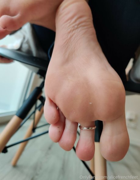 Alicefrenchfeet photo 290