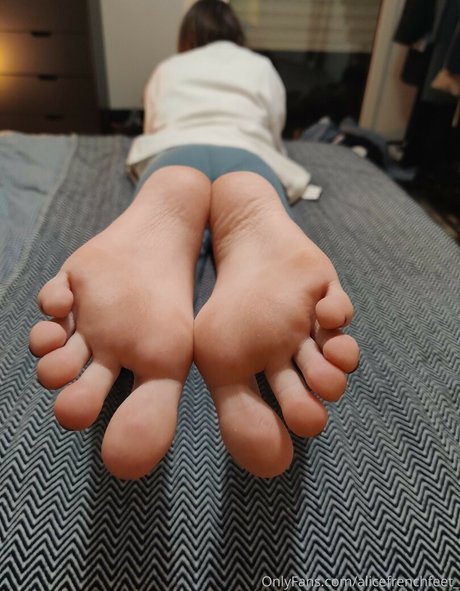 Alicefrenchfeet photo 396