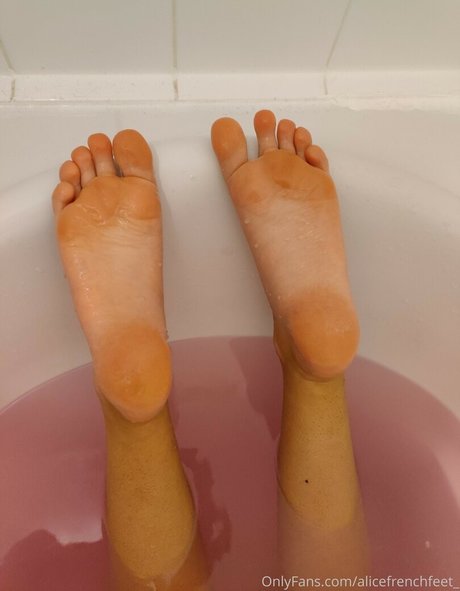 Alicefrenchfeet photo 397