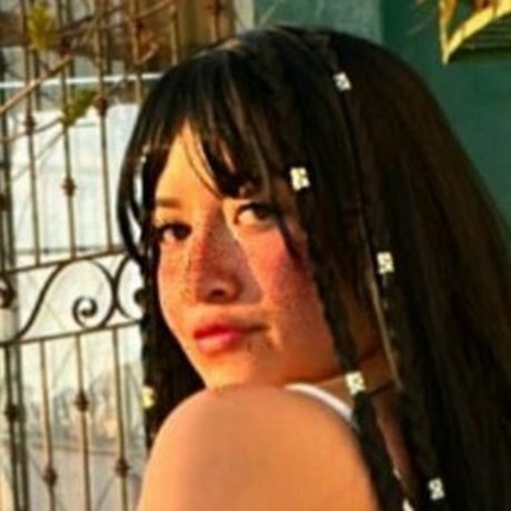 Alicepagaany photo 15