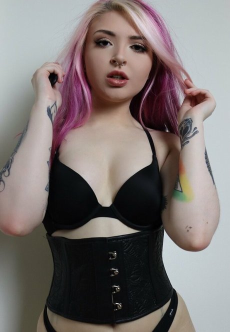 Alicephantom_free photo 3