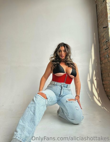 Aliciashottakes photo 92