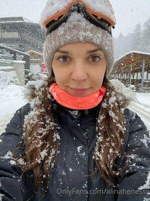 Alina Henessy photo 13