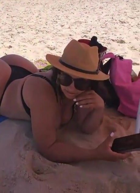 Aline Barreto photo 27