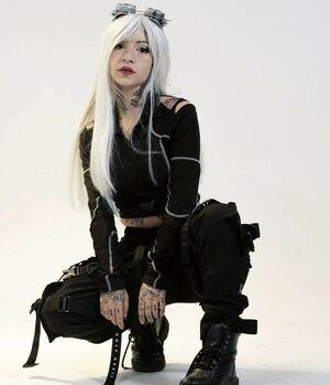 Aline Fox photo 18