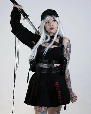 Aline Fox photo 21