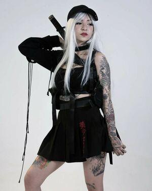 Aline Fox photo 22