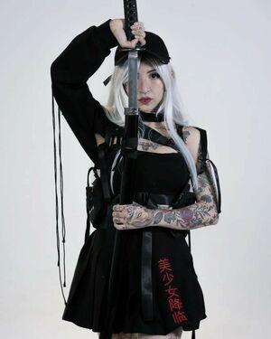 Aline Fox photo 23