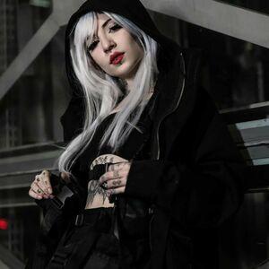 Aline Fox photo 26