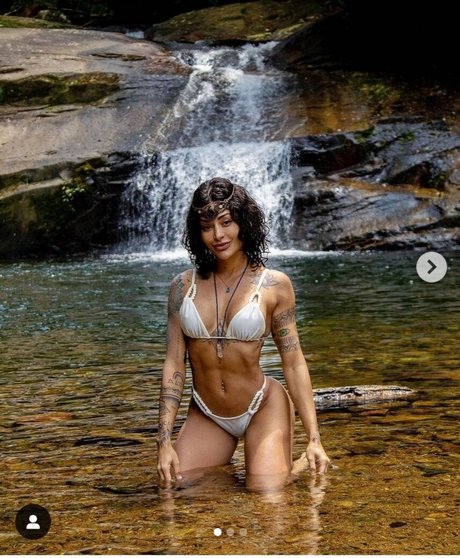 Aline Riscado photo 14