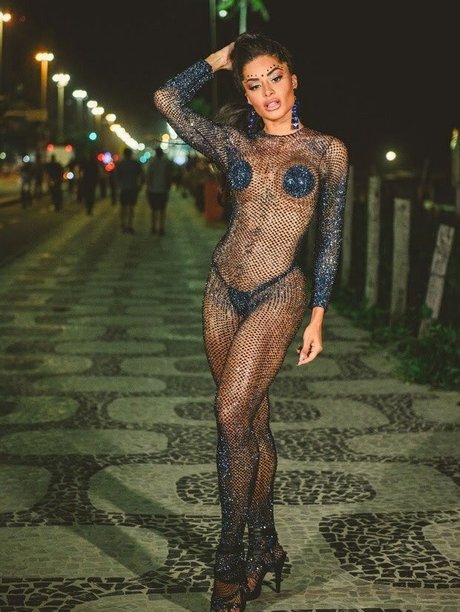Aline Riscado photo 20