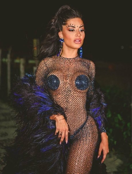 Aline Riscado photo 39