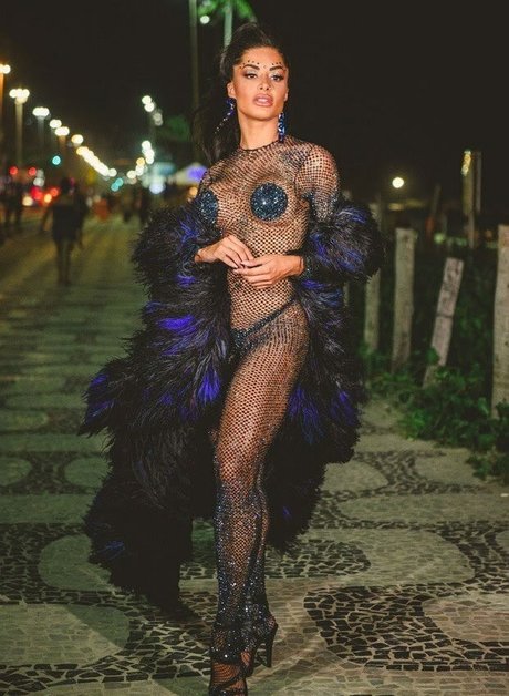 Aline Riscado photo 42