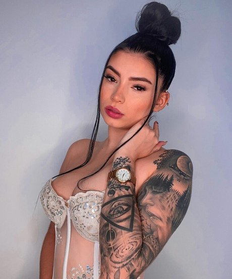 Alison Estrada photo 19
