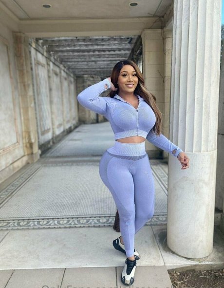 Alisson_shine_free photo 94