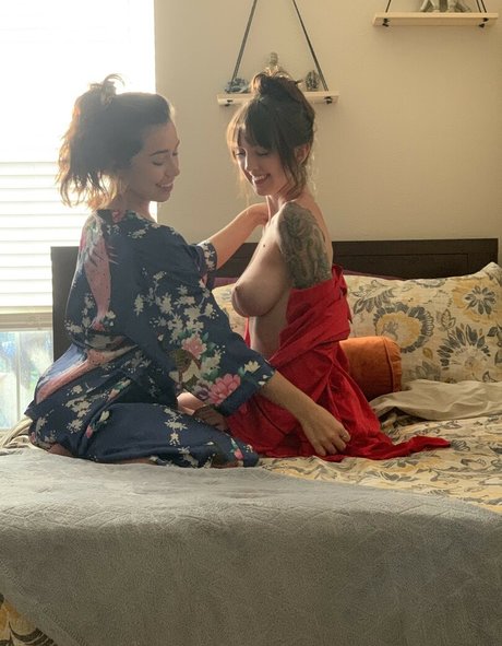 Alli Peach Hamilton photo 30