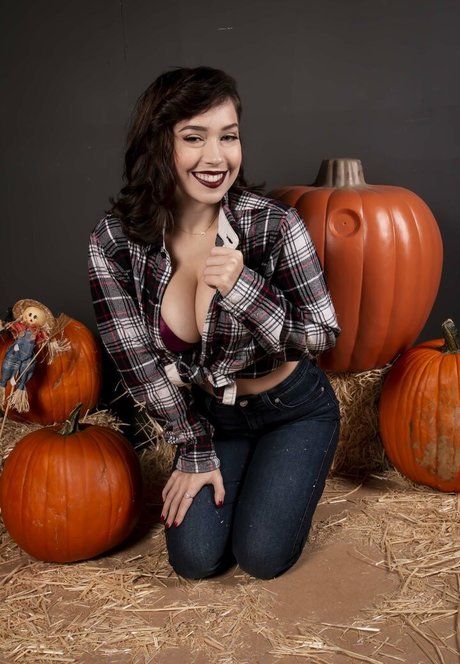 Alli Peach Hamilton photo 266