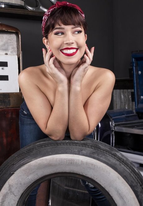 Alli Peach Hamilton photo 319