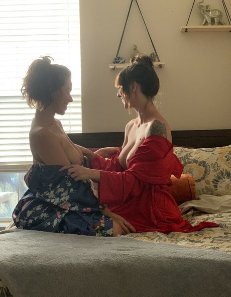 Alli Peach Hamilton photo 363