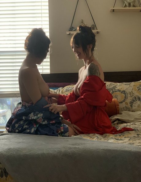 Alli Peach Hamilton photo 364