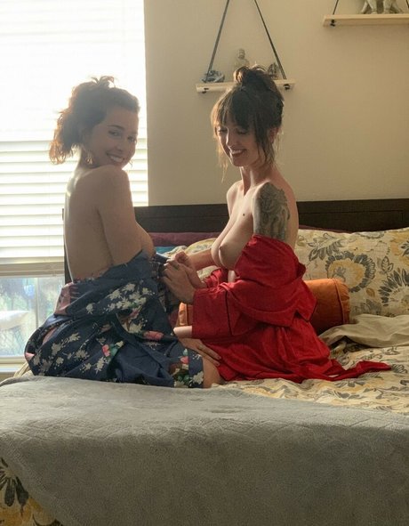 Alli Peach Hamilton photo 366