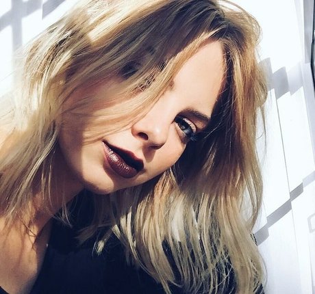 Allie Marie Evans photo 17