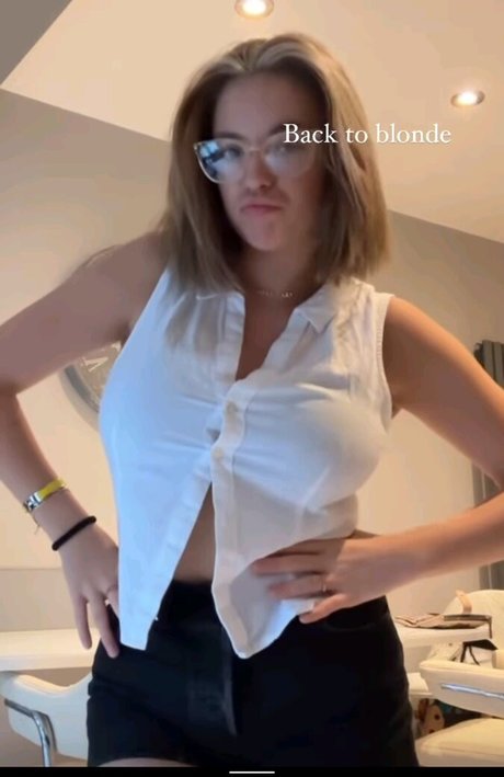 Allie Sherlock photo 8