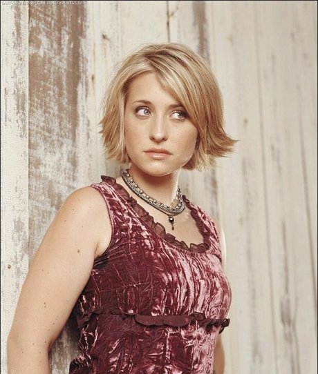 Allison Mack photo 27