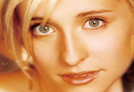 Allison Mack photo 34