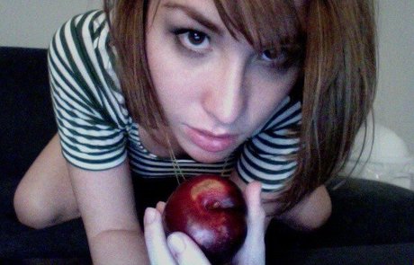 Allison Scagliotti photo 7