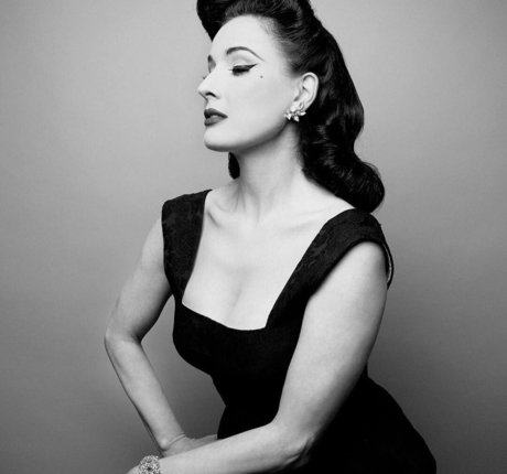 Allison Scagliotti photo 23