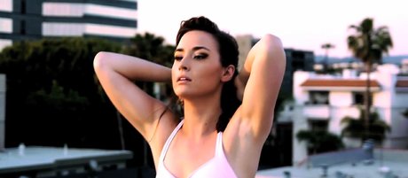 Allison Scagliotti photo 49
