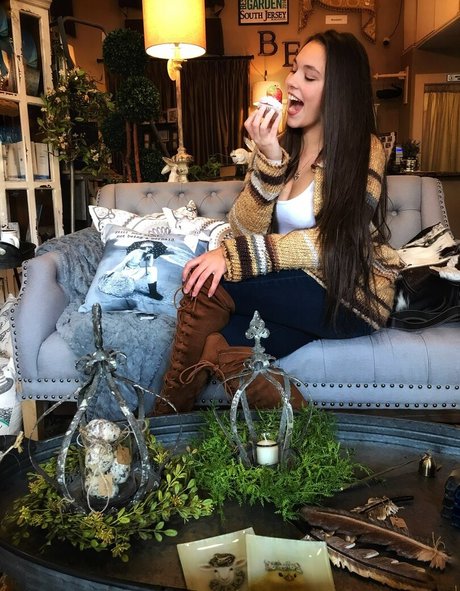 Ally Dowd photo 19