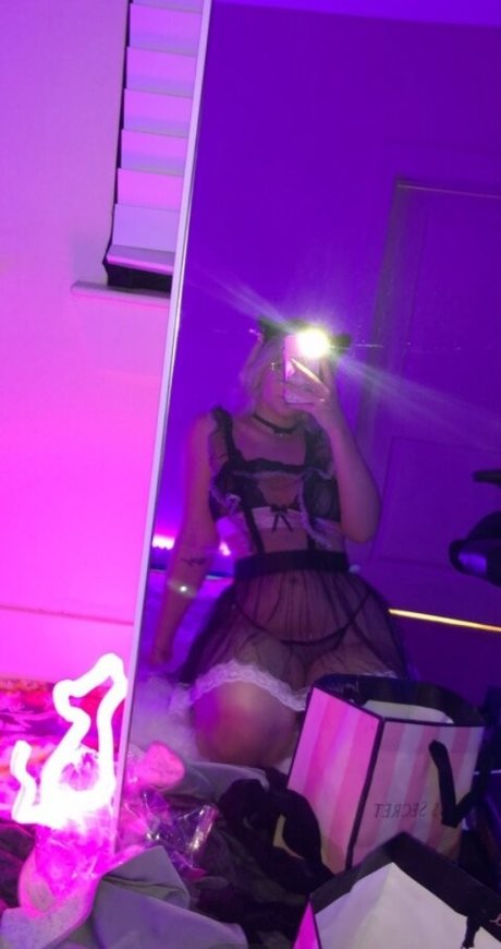 Allycxt photo 25