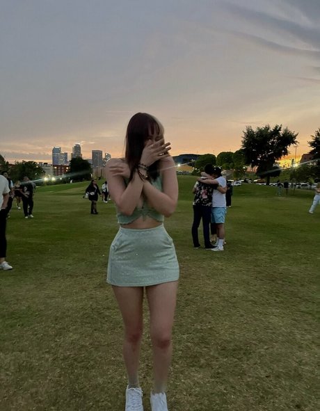 Allycxt photo 27