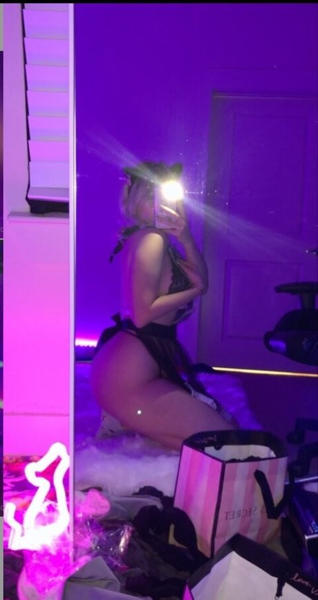 Allycxt photo 34