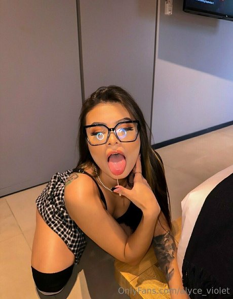 Alyce_violet photo 31